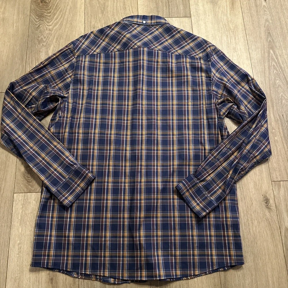 Duluth Untucked Performance Men's L Multicolor Plaid Standard‎ Fit Shirt Pockets